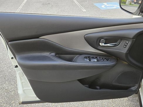 Used 2023 Nissan Murano SL w/ SL Moonroof Package image 10