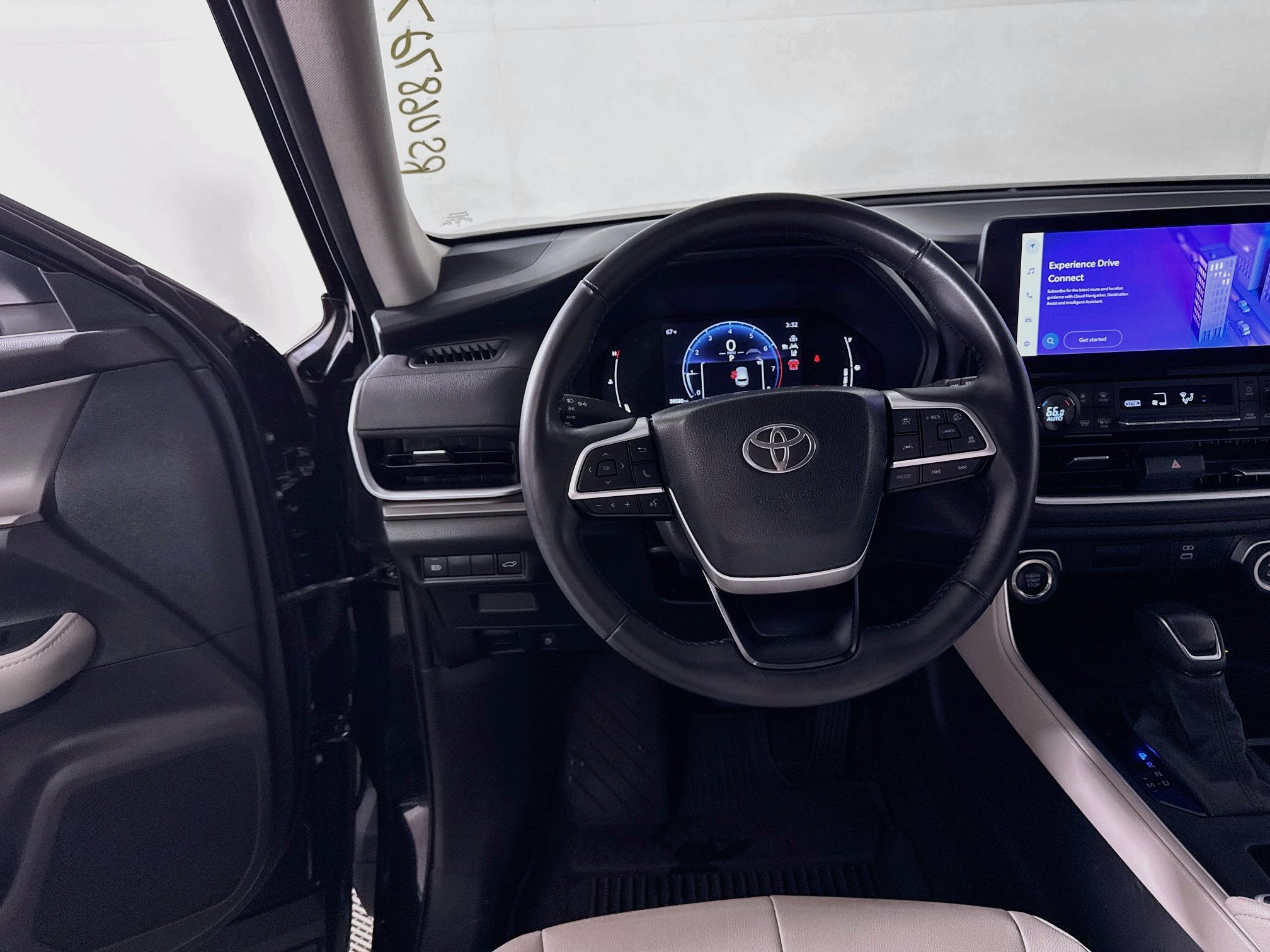Used 2024 Toyota Grand Highlander AWD image 12