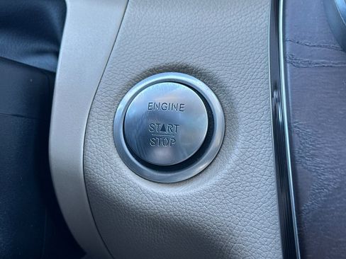 Used 2019 Mercedes-Benz GLC 300 4MATIC image 33