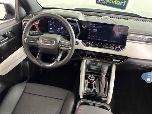Used 2026 GMC Canyon AT4X AWD/4WD image 15