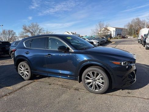 New 2025 MAZDA CX-5 Signature image 2