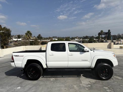 Used 2014 Toyota Tacoma PreRunner image 37