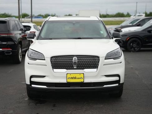 Used 2024 Lincoln Aviator 2WD w/ Premium Package image 3