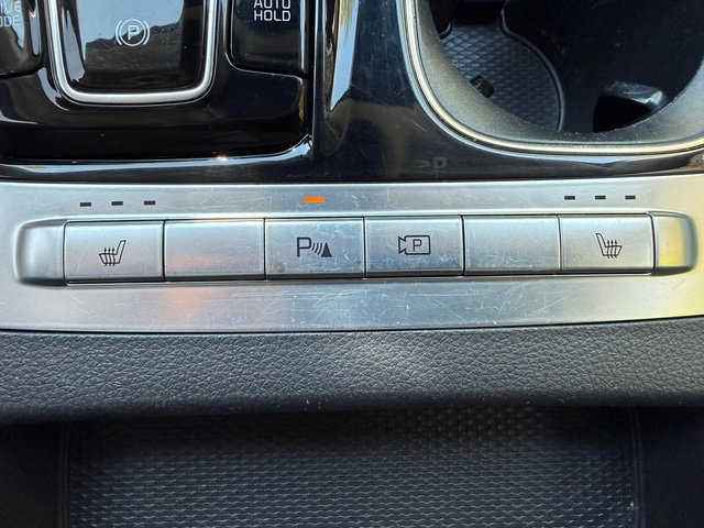 Used 2024 Kia Carnival EX FWD image 30