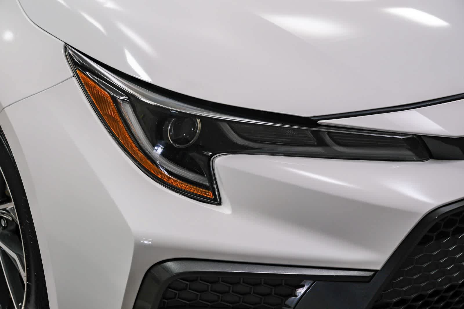 Used 2020 Toyota Corolla SE w/ Carpet Mat Package (TMS) FWD image 14