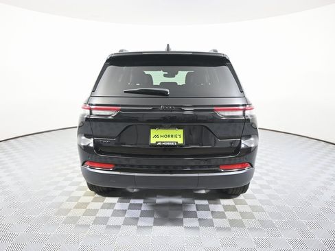 Used 2022 Jeep Grand Cherokee Altitude image 5