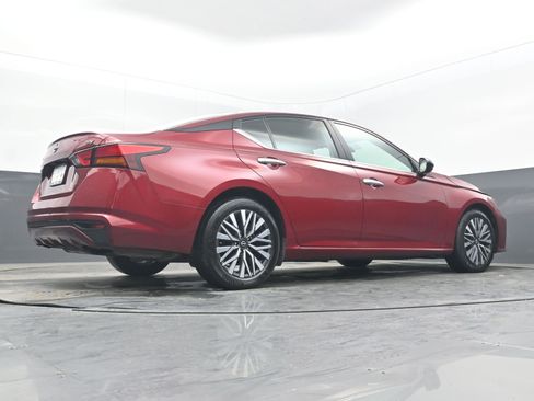 Used 2024 Nissan Altima 2.5 SV image 26