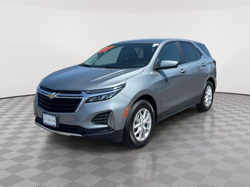 Used 2024 Chevrolet Equinox LT FWD image 3
