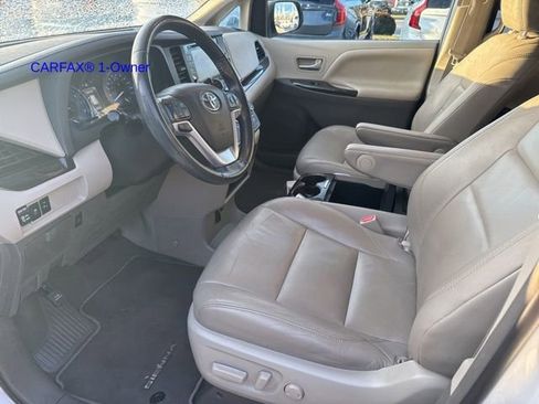 Used 2019 Toyota Sienna XLE Premium image 19