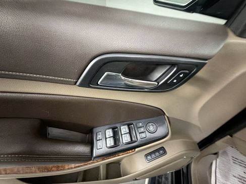 Used 2019 Chevrolet Suburban Premier RWD image 24