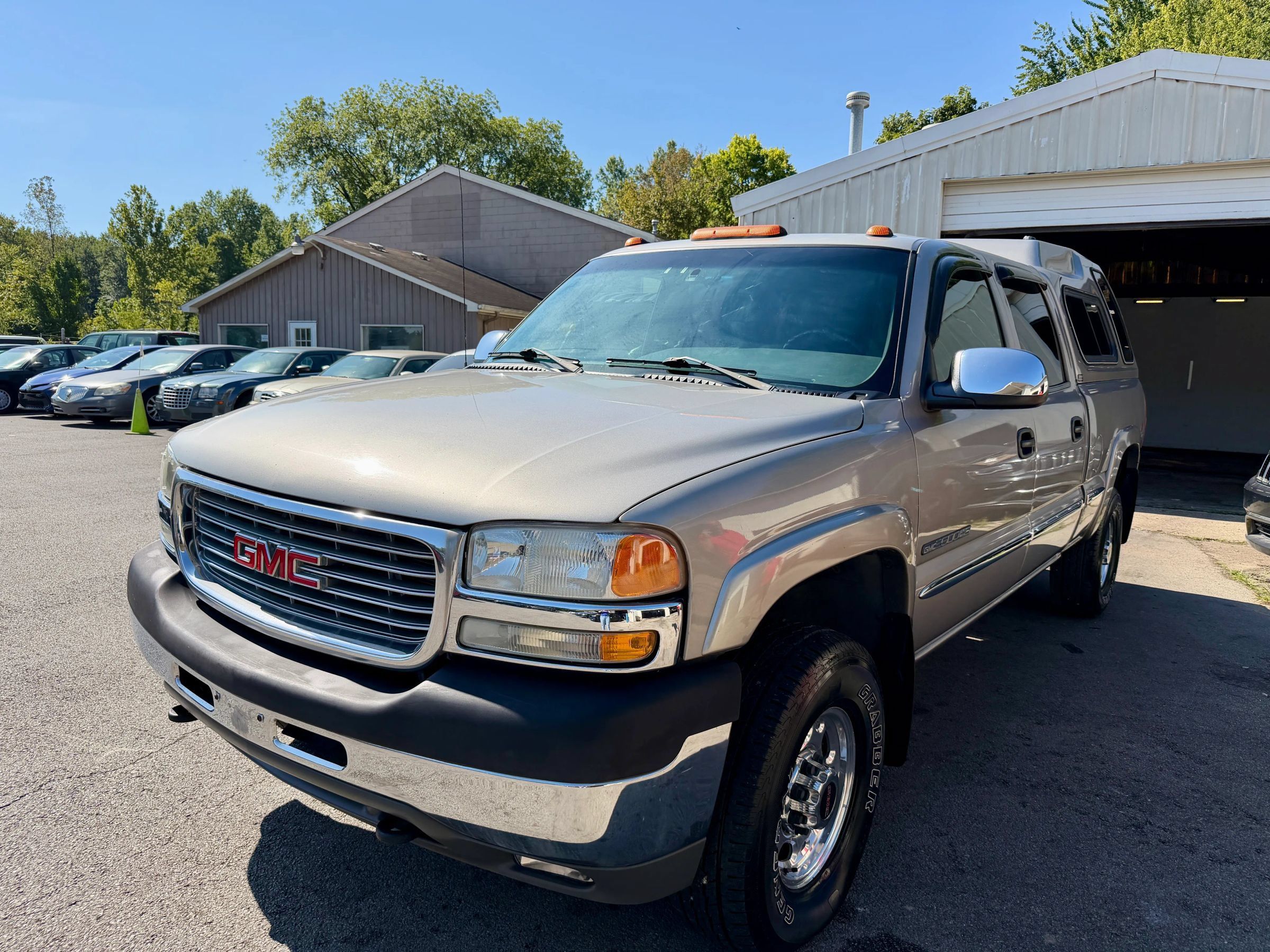Used 2002 GMC Sierra 2500 4x4 Crew Cab HD w/ Snow Plow Prep Pkg image 2