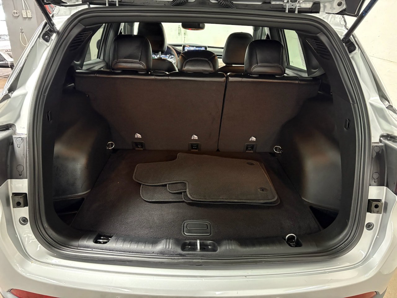 Used 2024 Jeep Compass Limited AWD/4WD image 9