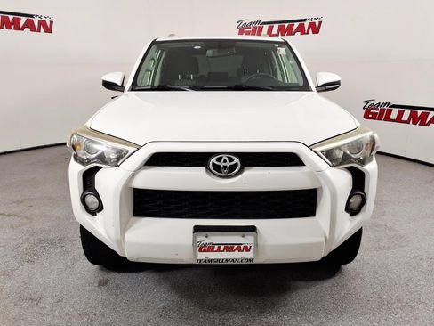 Used 2016 Toyota 4Runner SR5 AWD/4WD image 2