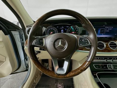 Used 2018 Mercedes-Benz E 300 image 13