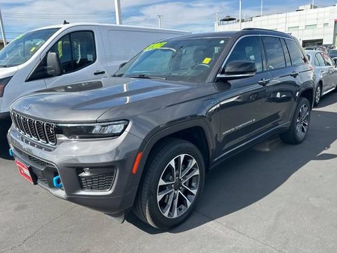 Used 2023 Jeep Grand Cherokee Overland w/ Advanced Protech Group III AWD/4WD image 2