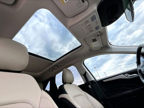 Used 2022 Ford Escape SEL image 13