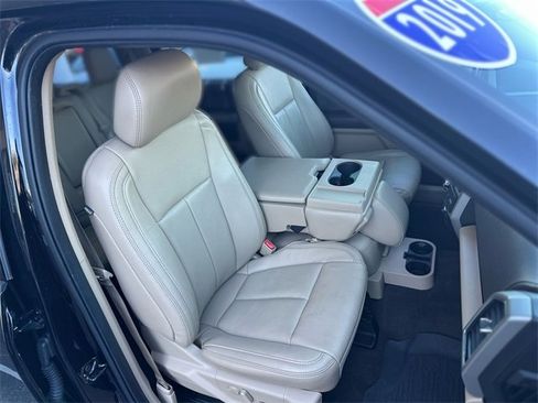 Certified 2019 Ford F150 Lariat image 25