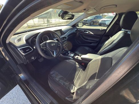 Used 2017 INFINITI QX30 AWD image 15