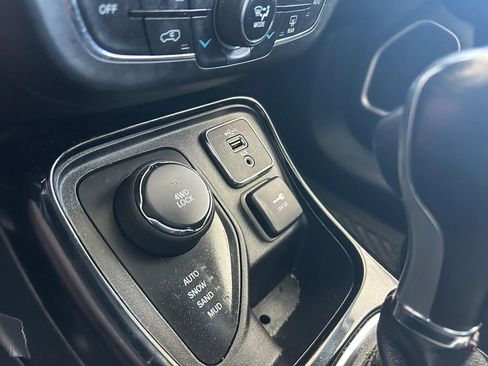 Used 2021 Jeep Compass Limited AWD/4WD image 21