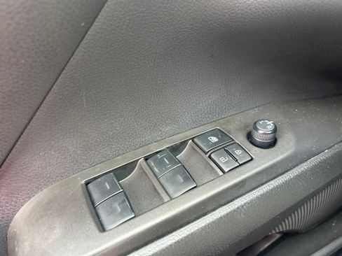 Used 2023 Toyota Camry SE FWD image 15