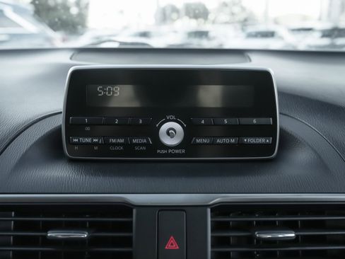 Used 2014 MAZDA MAZDA3 i Sport image 11