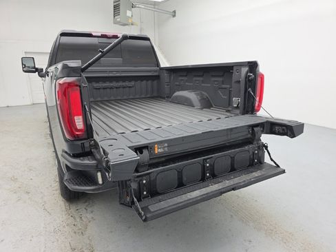 Used 2021 GMC Sierra 2500 Denali w/ Denali Ultimate Package image 18