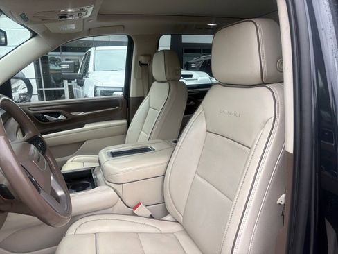 Used 2022 GMC Yukon XL Denali RWD image 14
