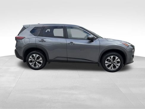 Used 2023 Nissan Rogue SV image 9