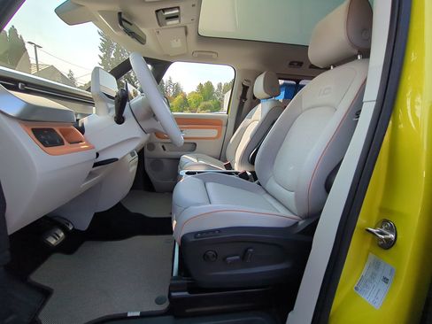New 2025 Volkswagen ID. Buzz 1st Edition image 13