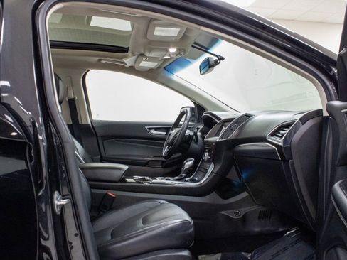Used 2018 Ford Edge Titanium w/ Technology Package image 12