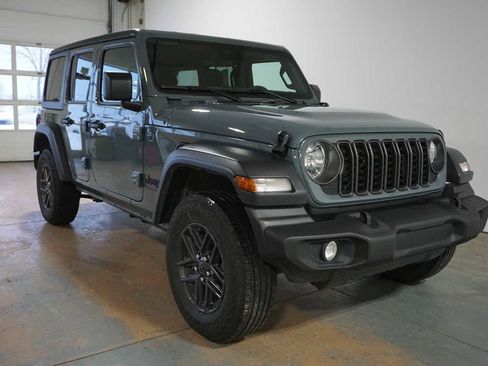 Used 2024 Jeep Wrangler Unlimited Sport image 4