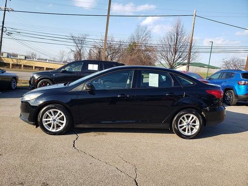 Certified 2018 Ford Focus SE image 8