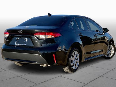 Used 2021 Toyota Corolla LE FWD image 13