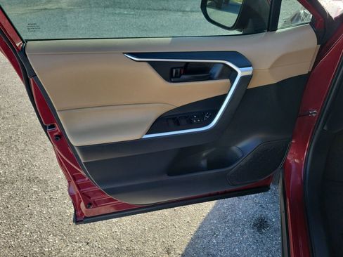 Used 2022 Toyota RAV4 LE image 39