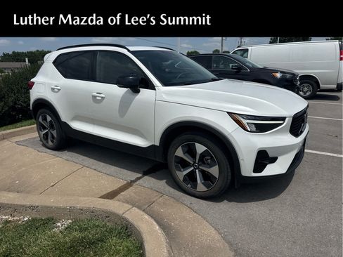 Used 2024 Volvo XC40 B5 Plus w/ Protection Package Premier AWD/4WD image 1