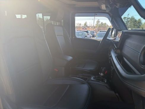 Used 2024 Jeep Wrangler Unlimited Rubicon 4xe image 21