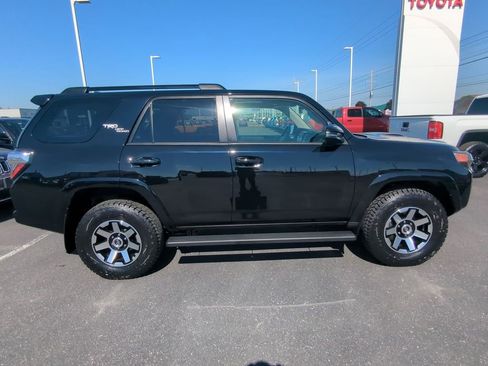 Used 2021 Toyota 4Runner TRD Off-Road Premium w/ Moonroof Package AWD/4WD image 9