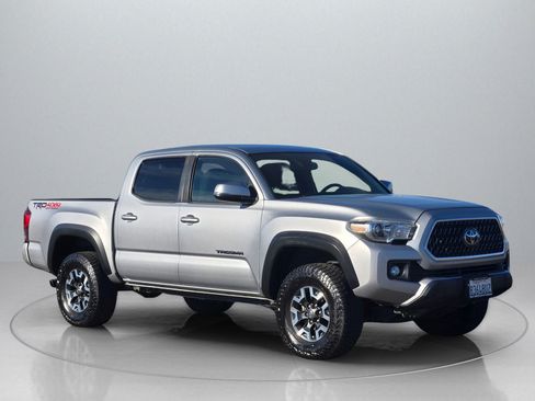 Used 2019 Toyota Tacoma TRD Off-Road image 10