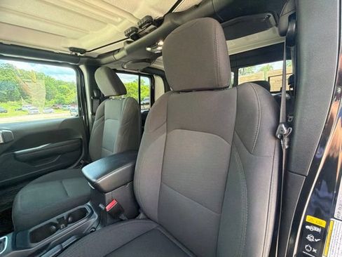 Used 2023 Jeep Gladiator Sport AWD/4WD image 20