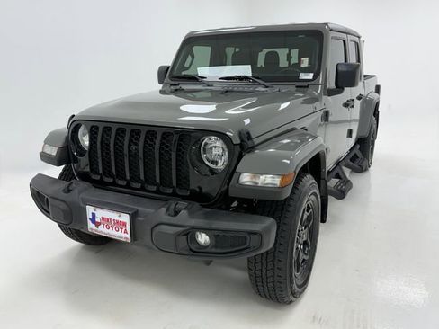 Used 2021 Jeep Gladiator Sport AWD/4WD image 4