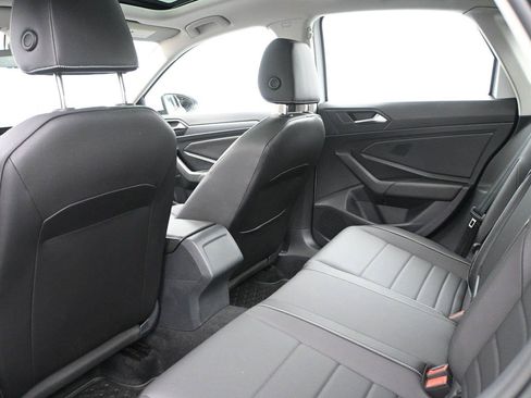 Used 2023 Volkswagen Jetta SE w/ Panoramic Sunroof Package FWD image 9