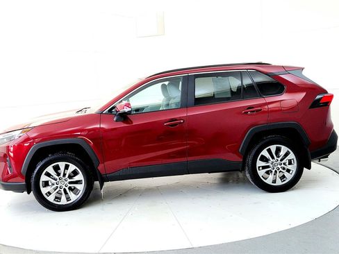 Certified 2025 Toyota RAV4 XLE Premium image 3
