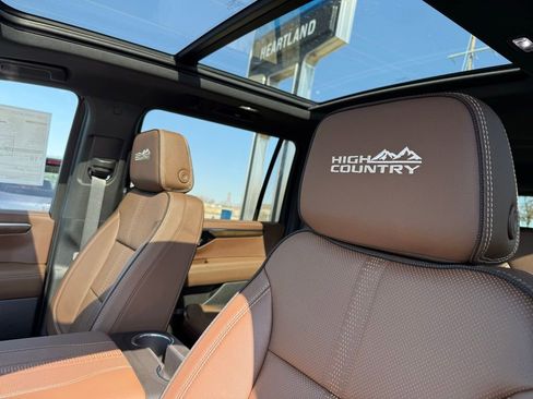 New 2026 Chevrolet Suburban High Country AWD/4WD image 21