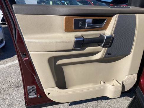 Used 2016 Land Rover LR4 HSE Silver Edition image 16