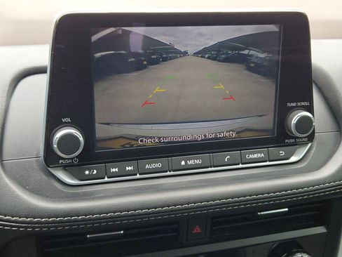 Used 2023 Nissan Rogue SV FWD image 17