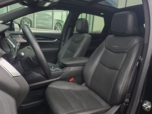Used 2025 Cadillac XT5 Premium Luxury image 32