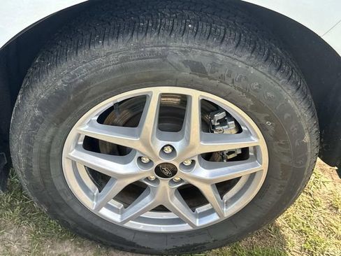 Certified 2023 Ford Edge SEL image 13