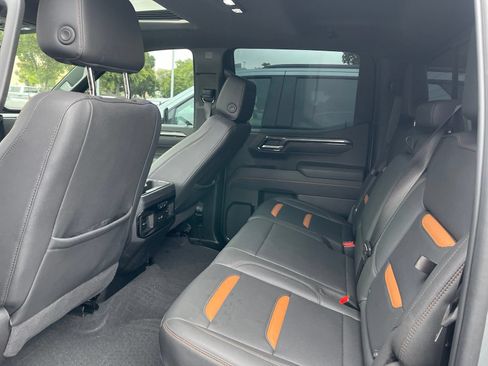 Used 2025 GMC Sierra 1500 AT4 w/ AT4 Premium Package AWD/4WD image 4