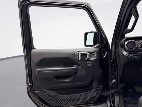 Used 2022 Jeep Wrangler Unlimited Sport image 9