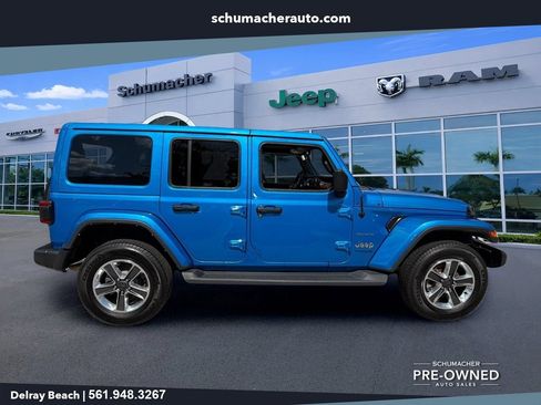 Used 2022 Jeep Wrangler Unlimited Sahara w/ LED Lighting Group AWD/4WD image 8